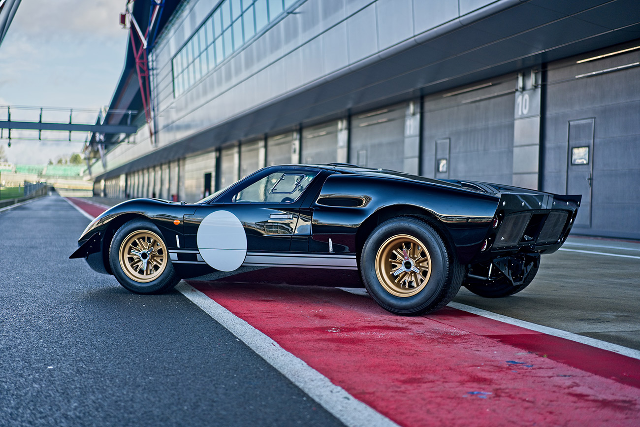 2022 Everrati debuts flagship electrified GT40 at Concours of Elegance